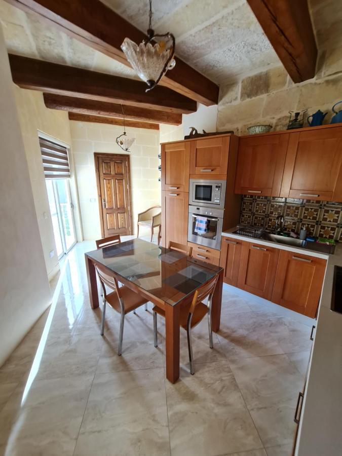 Отель Splendid House Victoria Gozo Экстерьер фото